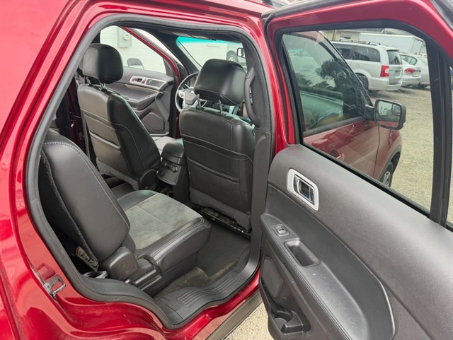 2015 Ford Explorer XLT - Photo 14
