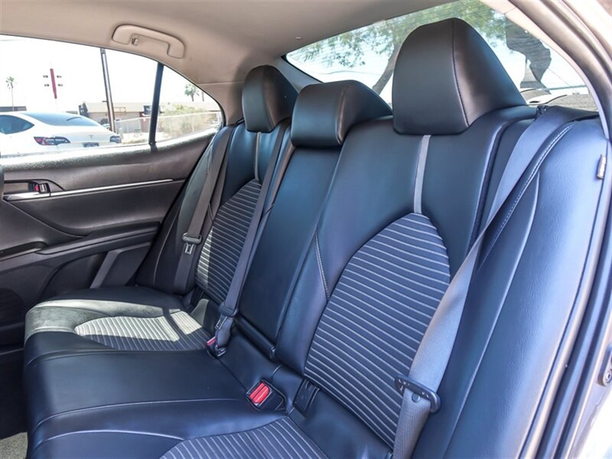 2021 Toyota Camry SE photo 13