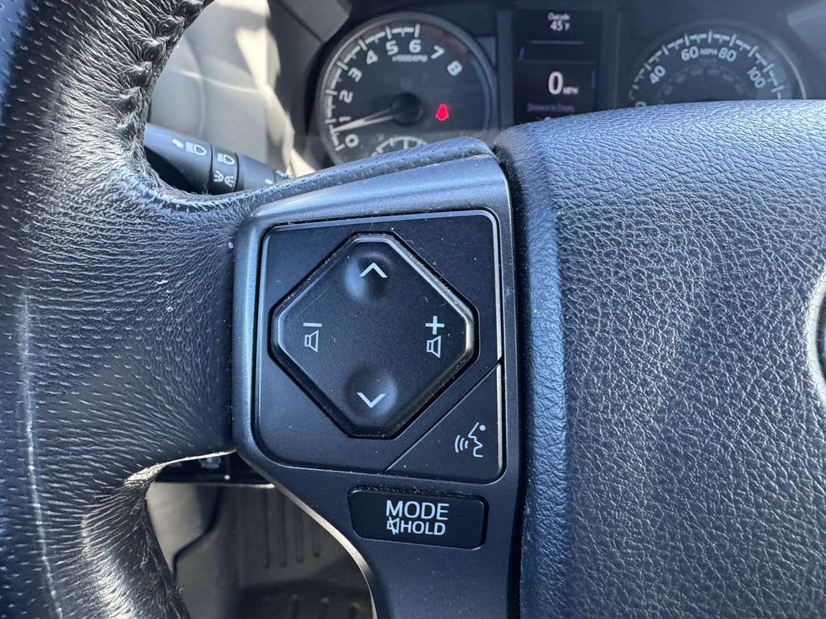 2017 Toyota Tacoma TRD Sport photo 18