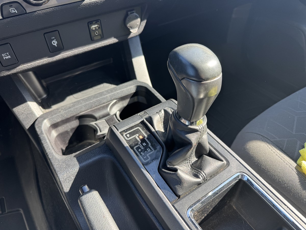 2017 Toyota Tacoma TRD Sport photo 27