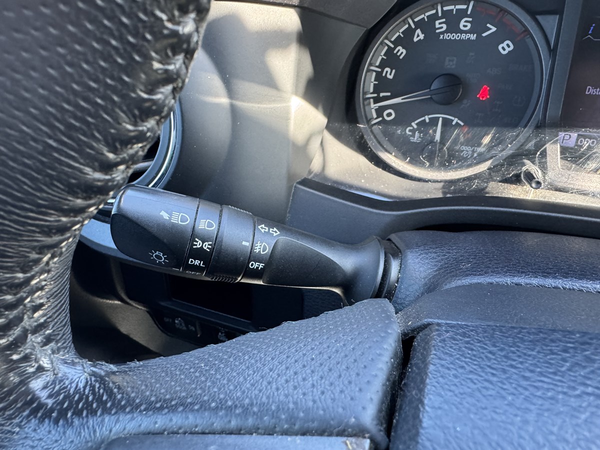 2017 Toyota Tacoma TRD Sport photo 22