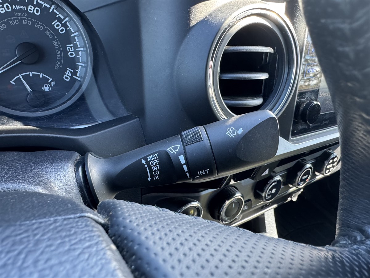 2017 Toyota Tacoma TRD Sport photo 21