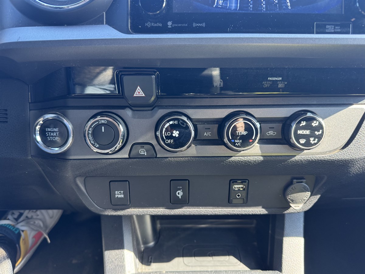 2017 Toyota Tacoma TRD Sport photo 26