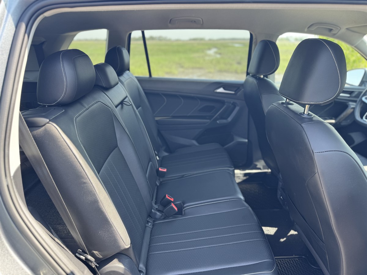 2022 Volkswagen Tiguan SE photo 22