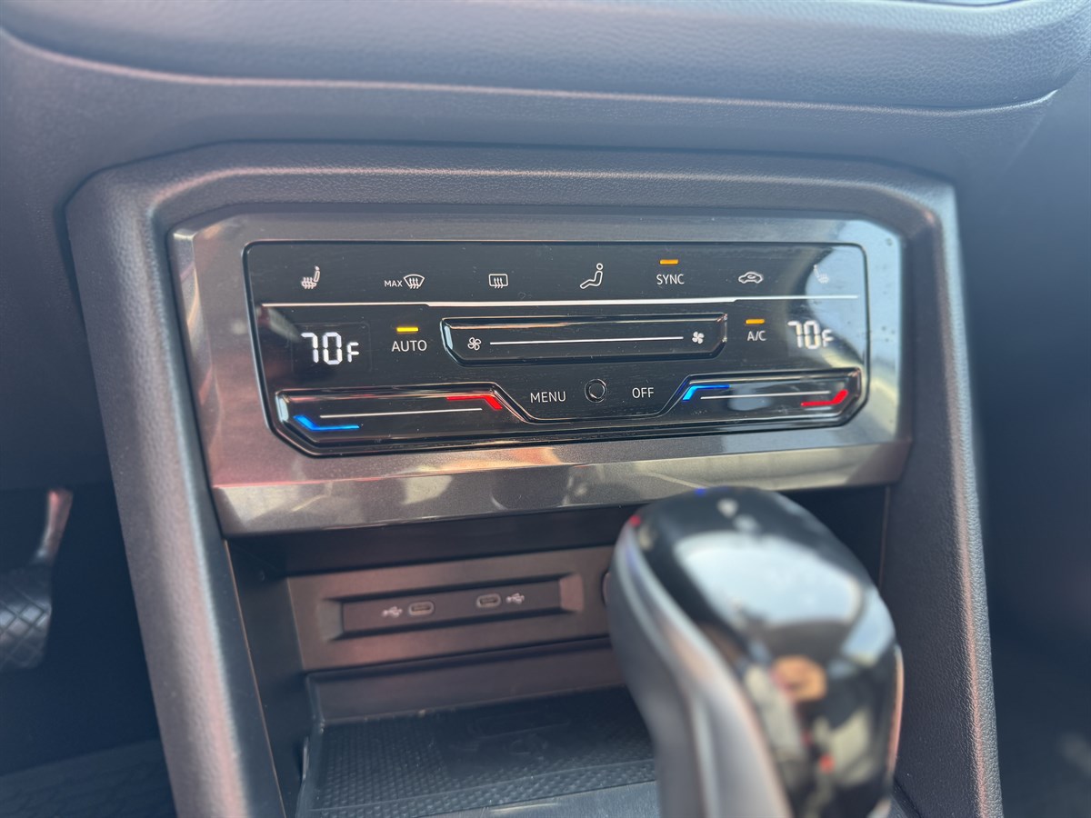 2022 Volkswagen Tiguan SE photo 18
