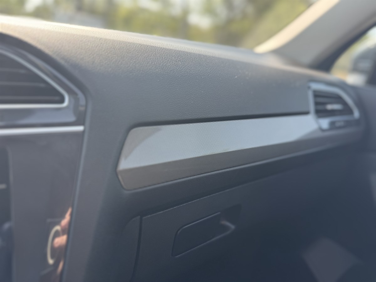2022 Volkswagen Tiguan SE photo 20