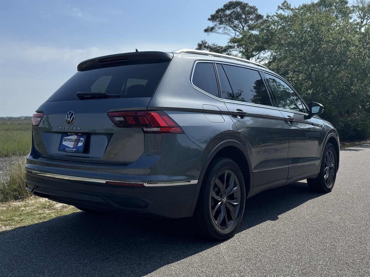 2022 Volkswagen Tiguan SE photo 6