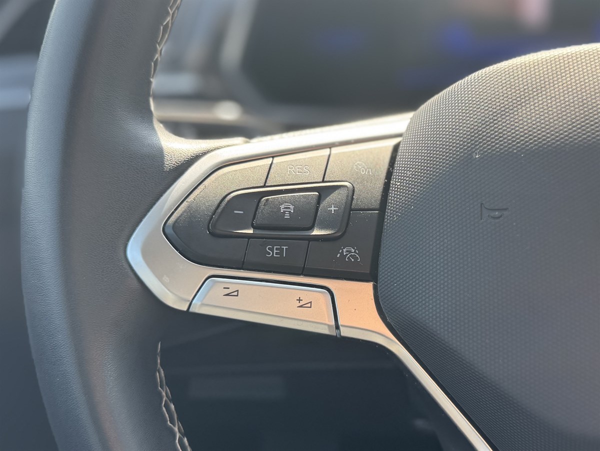 2022 Volkswagen Tiguan SE photo 14
