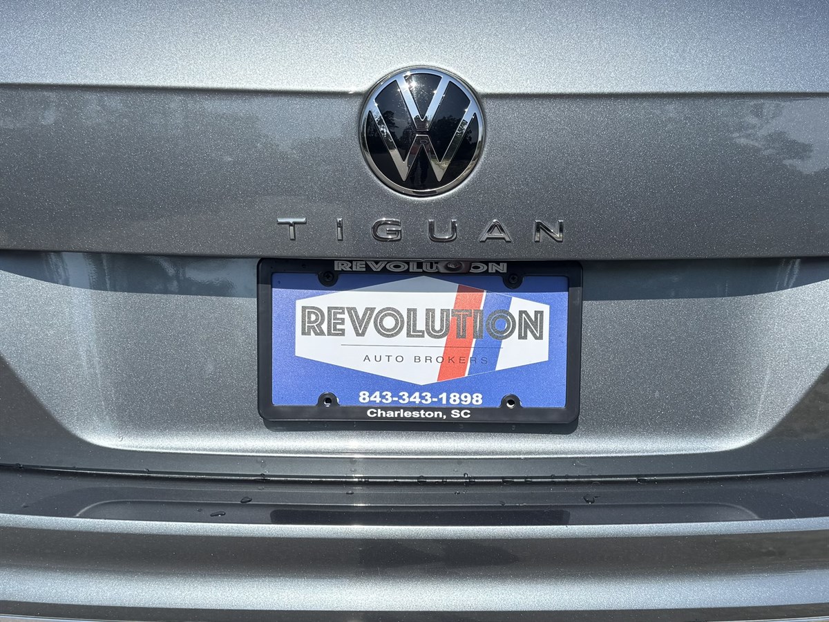 2022 Volkswagen Tiguan SE photo 33