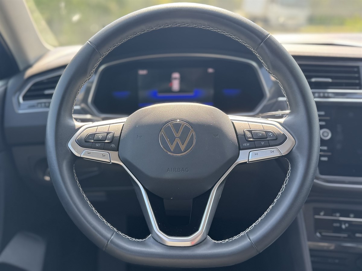2022 Volkswagen Tiguan SE photo 13