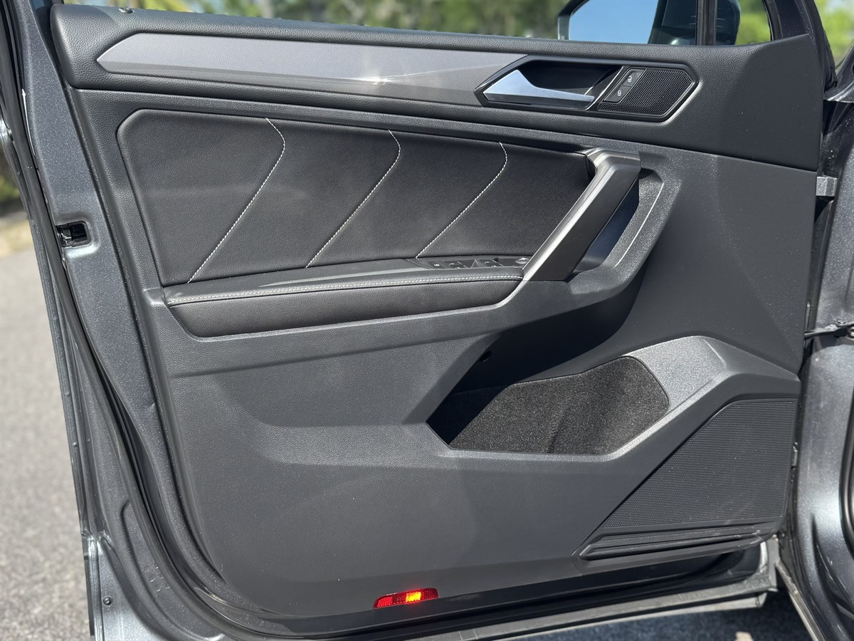 2022 Volkswagen Tiguan SE photo 36