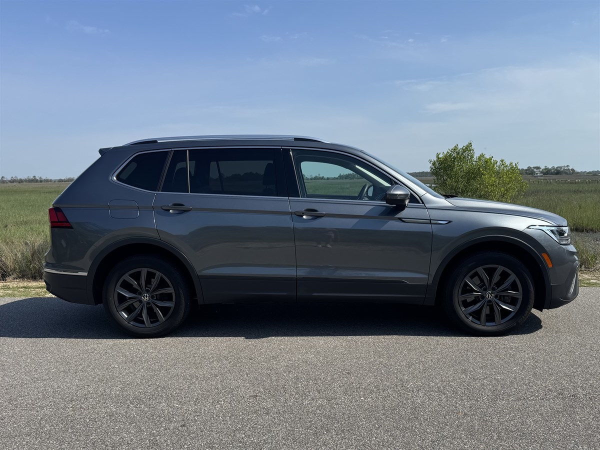 2022 Volkswagen Tiguan SE photo 7