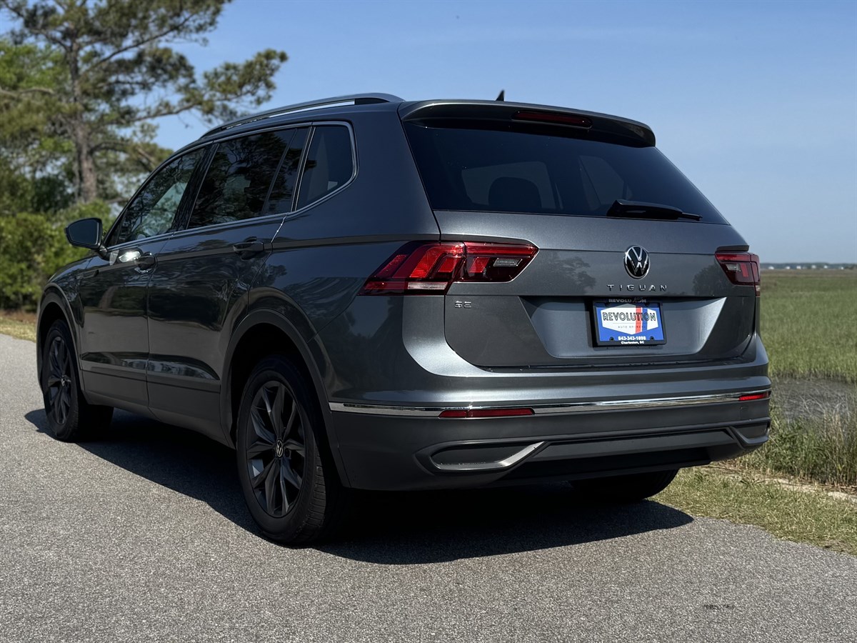 2022 Volkswagen Tiguan SE photo 4