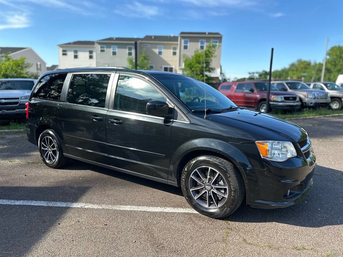 2017 Dodge Grand Caravan SXT photo 5