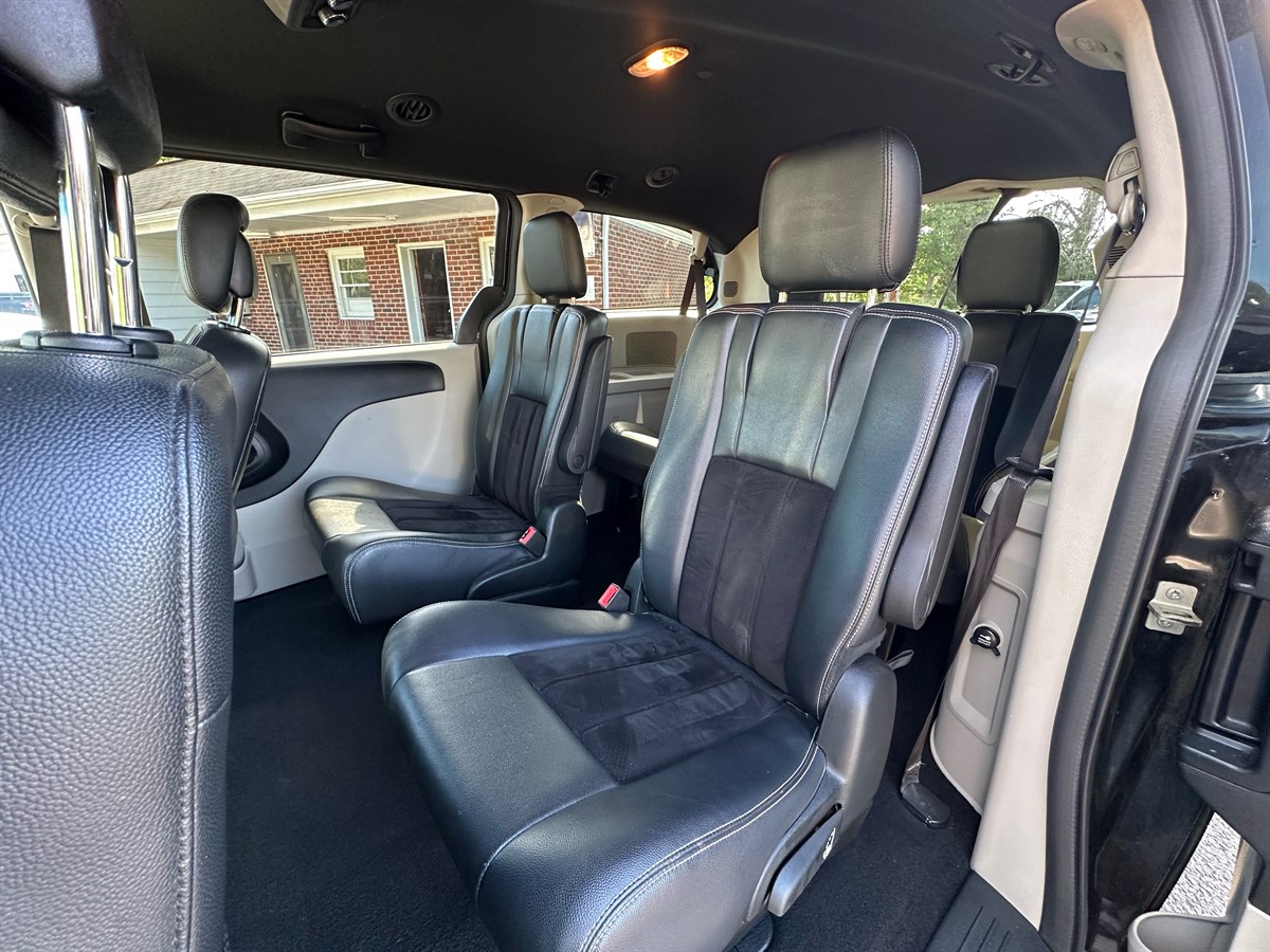 2017 Dodge Grand Caravan SXT photo 11