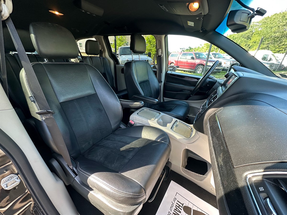2017 Dodge Grand Caravan SXT photo 17