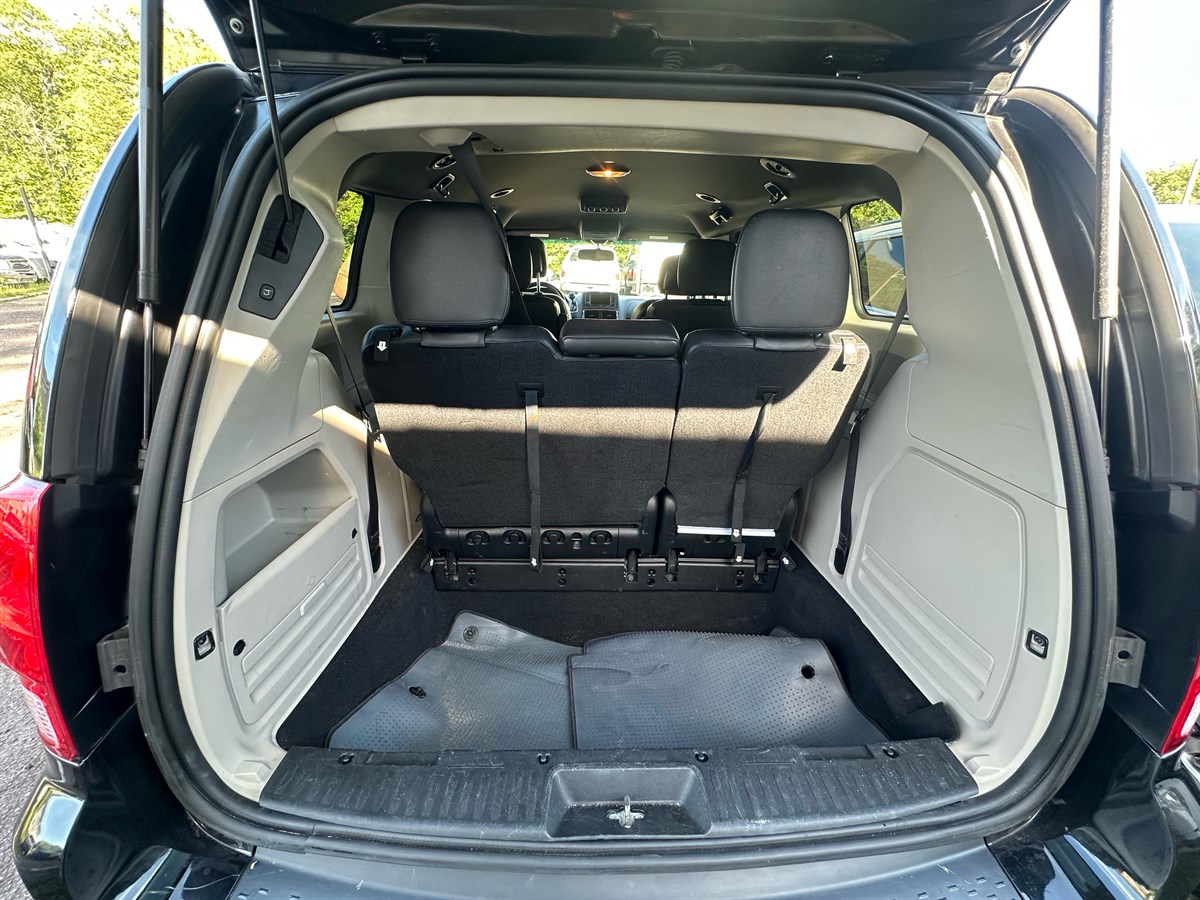 2017 Dodge Grand Caravan SXT photo 9