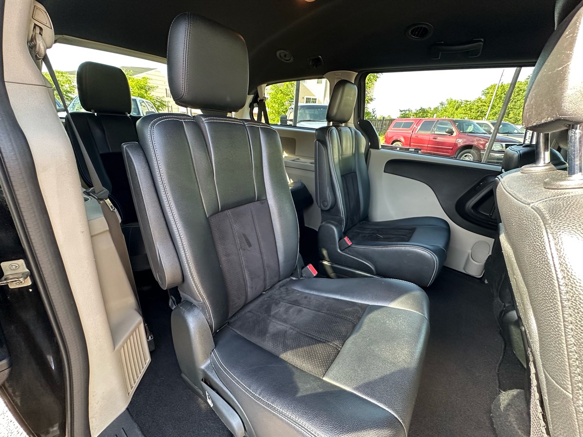 2017 Dodge Grand Caravan SXT photo 12
