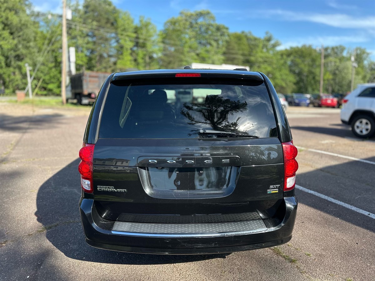 2017 Dodge Grand Caravan SXT photo 3