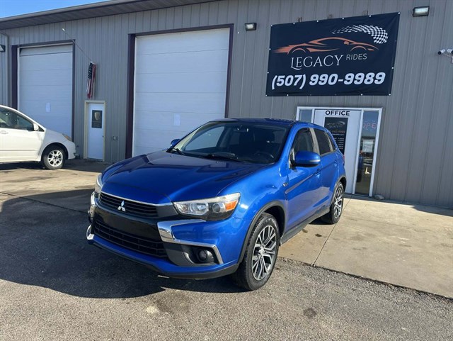 2016 Mitsubishi Outlander ES's photo