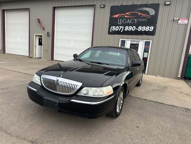 2007 Lincoln Town Car Signature Limited's photo