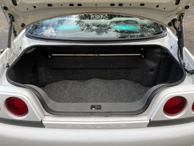 NISSAN GT-R R33 純正リアトランク 1995 Nissan Skyline GTR R33, Stock No: 8354 by KURUMA IMPORTS, LLC