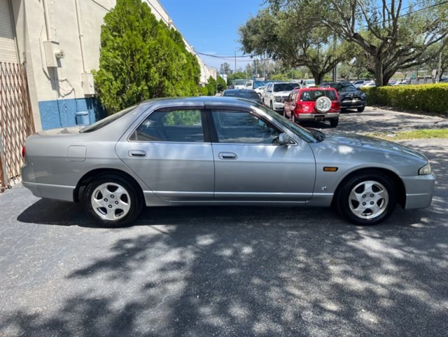 1997 Nissan Skyline JDM car for sale — photo 8 of 16