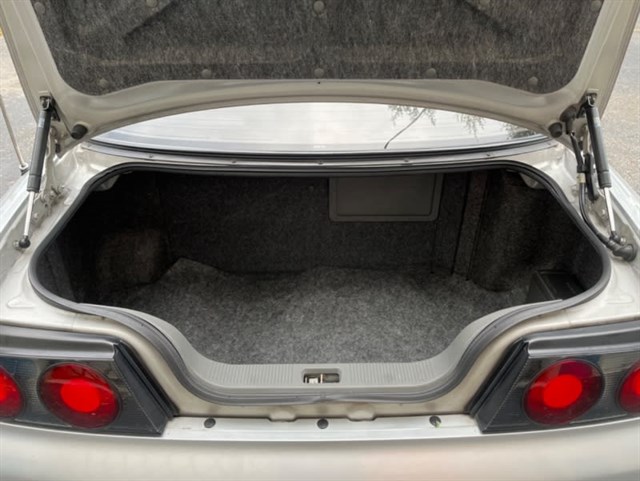 NISSAN GT-R R33 純正リアトランク 1994 Nissan Skyline R33, Stock No: 2790 by KURUMA IMPORTS, LLC