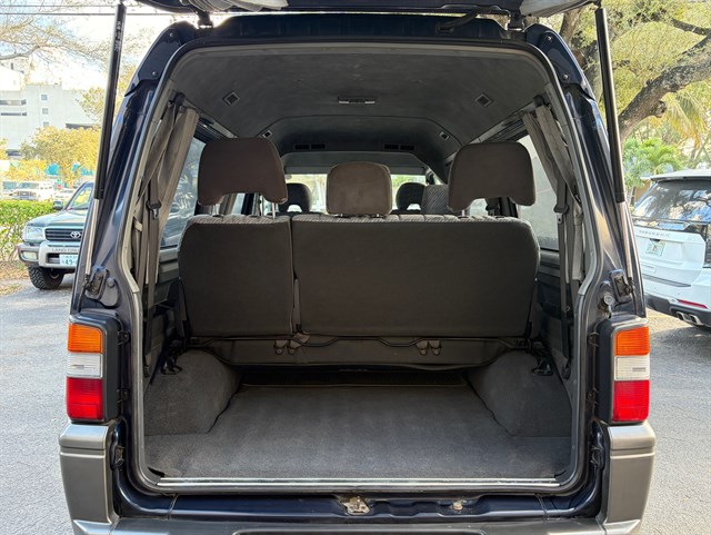 1996 Mitsubishi Delica JDM car for sale — photo 23 of 24