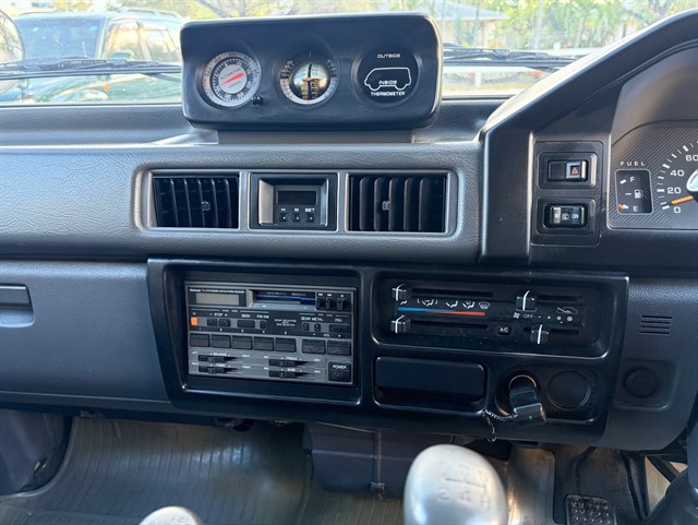 1996 Mitsubishi Delica JDM car for sale — photo 20 of 24