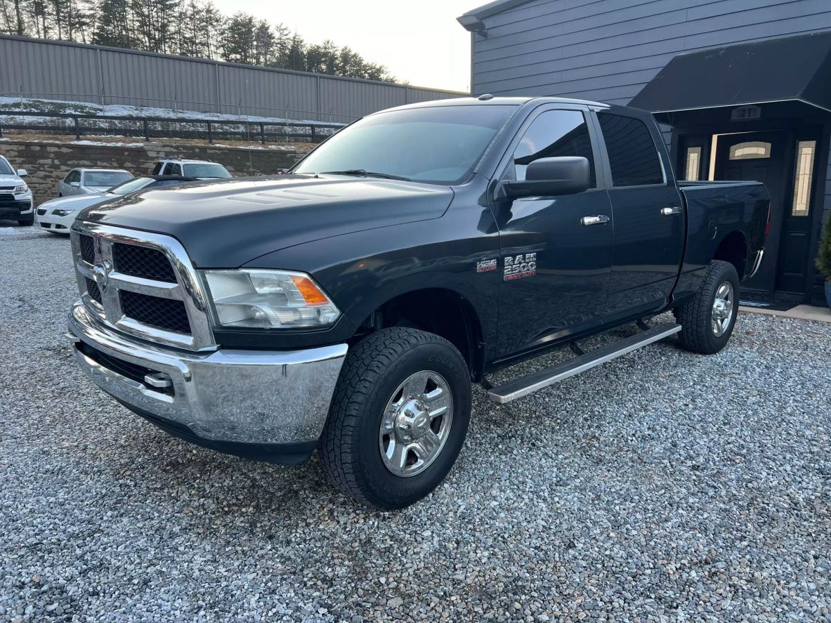 2017 Ram 2500 SLT photo 3