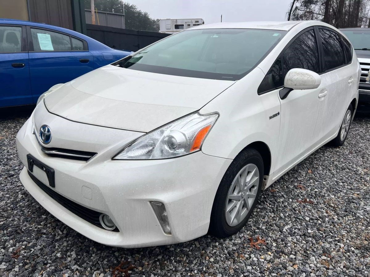 2012 Toyota Prius V Three photo 2