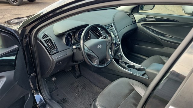 Hyundai Sonata photo 9