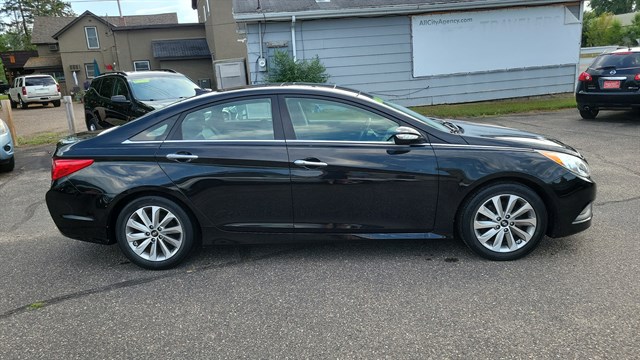 Hyundai Sonata photo 4