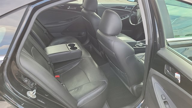 Hyundai Sonata photo 18