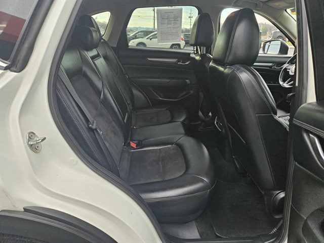 2017 Mazda CX-5, Stock No: G8977 by Gateway Auto Center 2017 Mazda CX-5, Stock No: G8977 by Gateway Auto Center