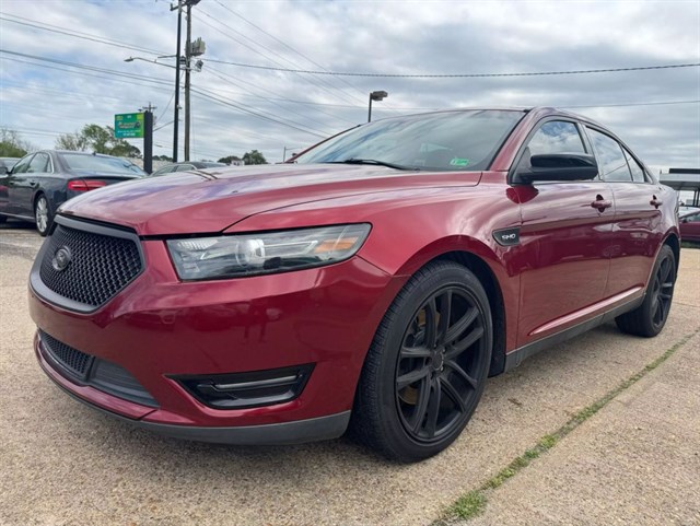 2015 Ford Taurus SHO's photo