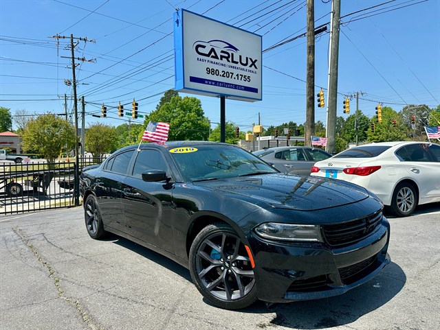2019 Dodge Charger SXT's photo