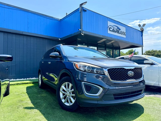2018 Kia Sorento LX's photo