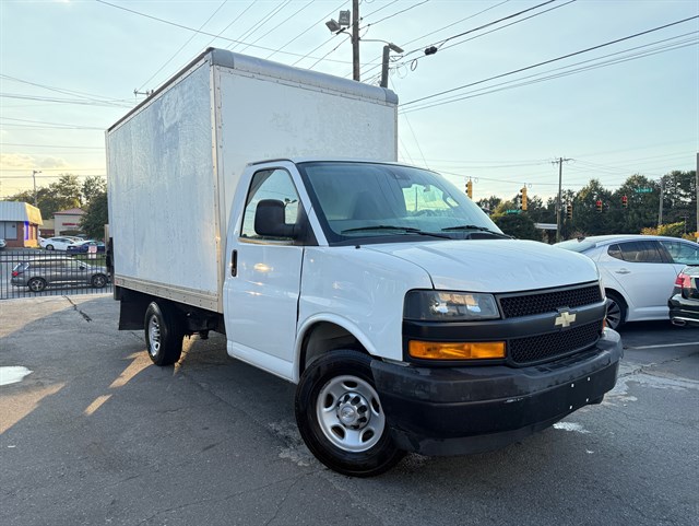 2019 Chevrolet Express Cutaway Base's photo