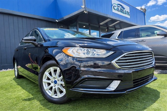 2018 Ford Fusion S's photo
