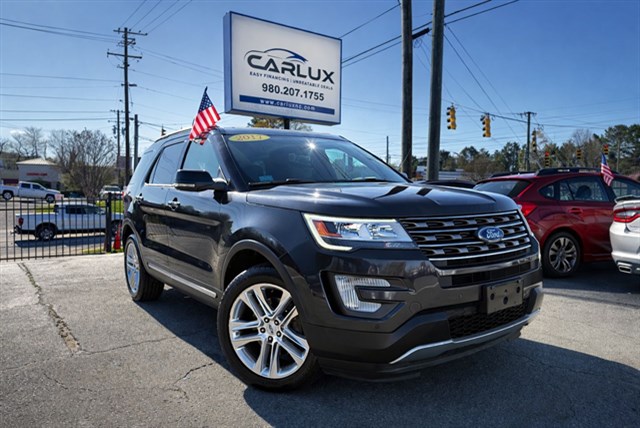 2017 Ford Explorer XLT 4WD's photo