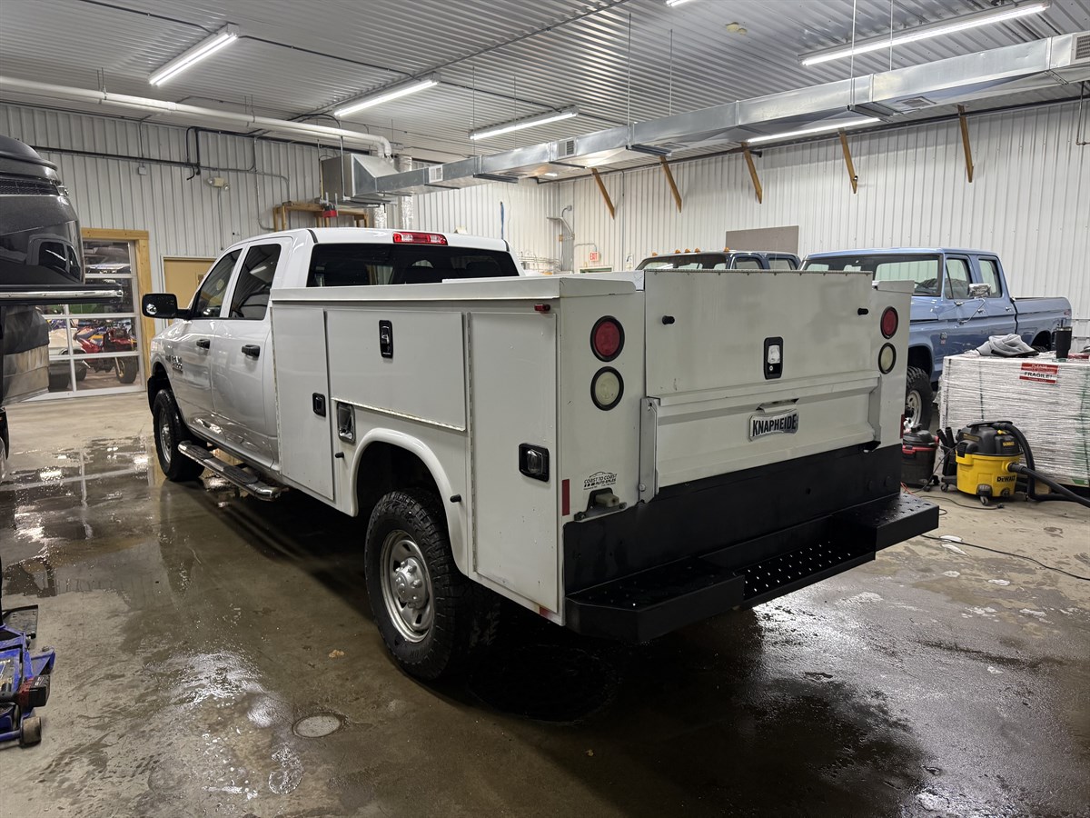 2017 Ram 2500 Tradesman photo 3