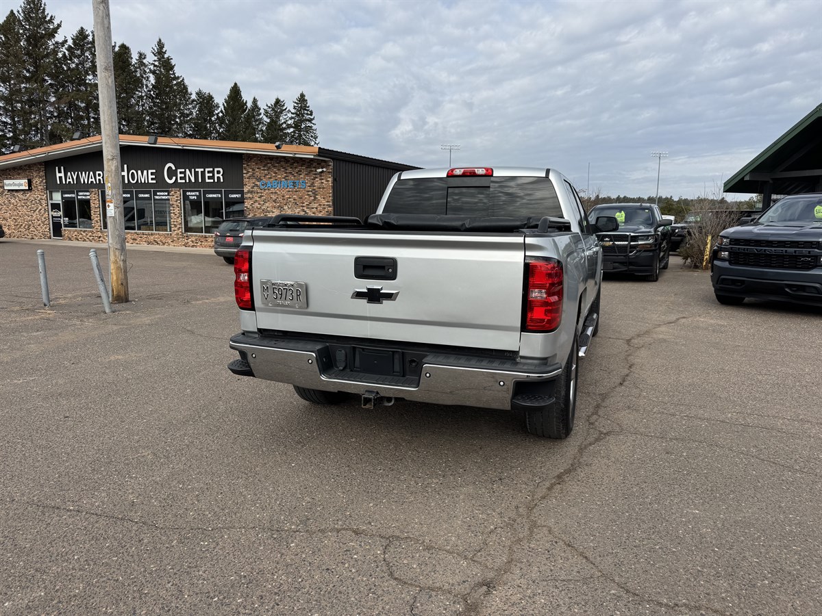 2017 Chevrolet Silverado 1500 LT photo 4