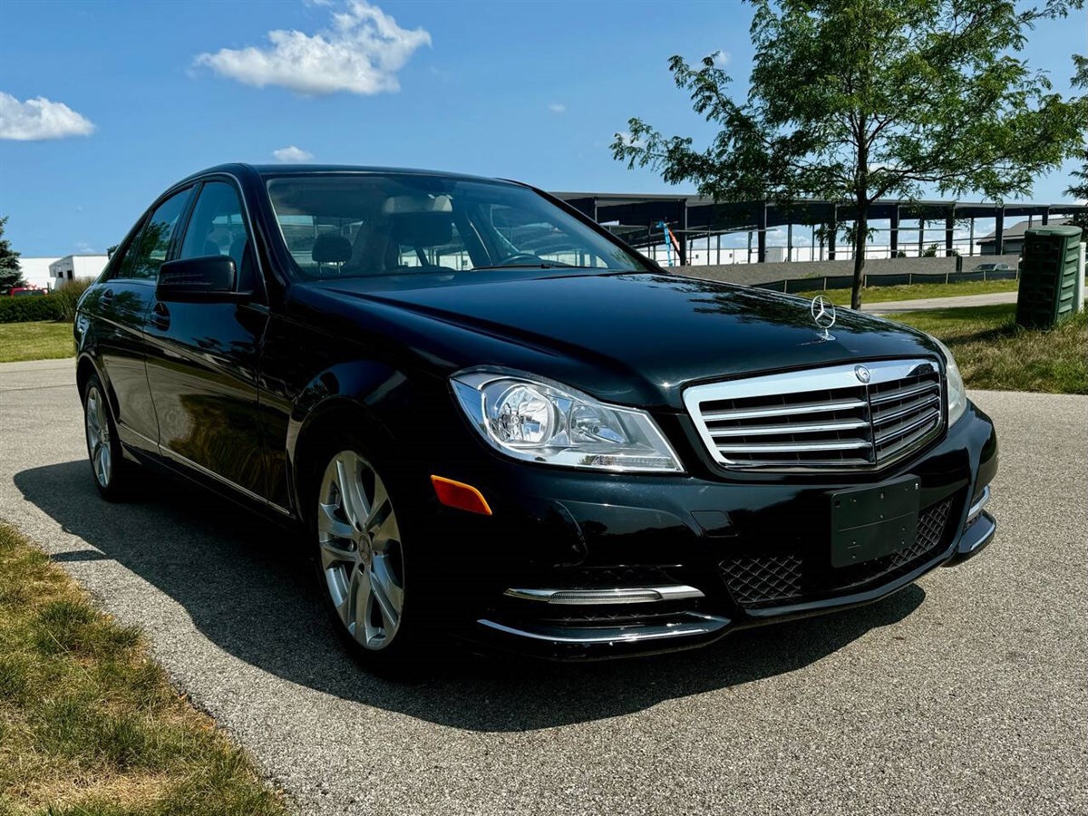 2013 Mercedes Benz C 300 Luxury 4MATIC photo 4