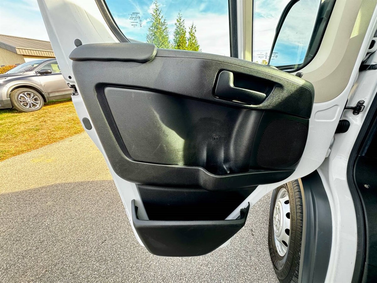 2015 Ram ProMaster 2500 Cargo Van photo 12