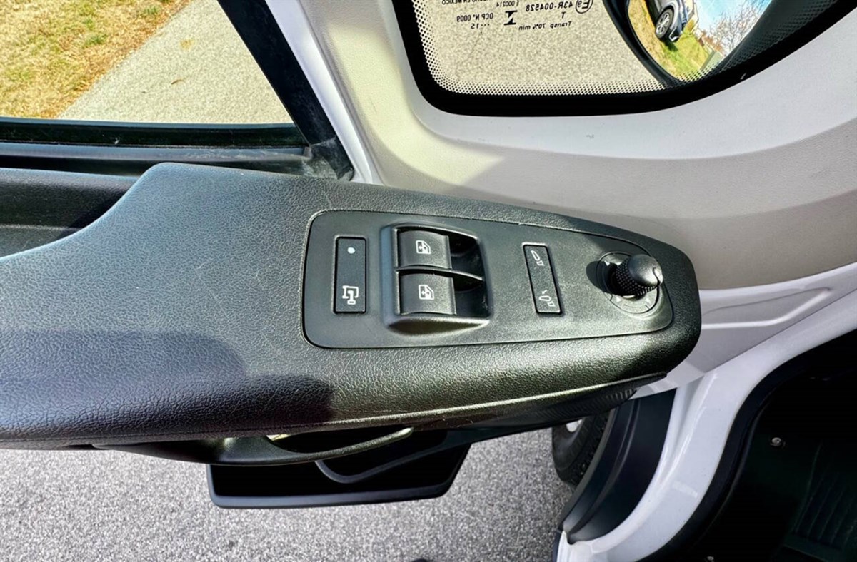 2015 Ram ProMaster 2500 Cargo Van photo 13