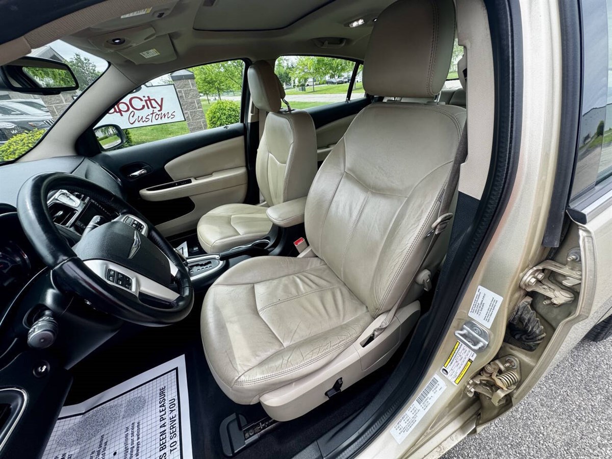2011 Chrysler 200 Limited photo 20