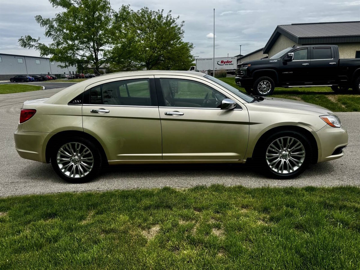 2011 Chrysler 200 Limited photo 5