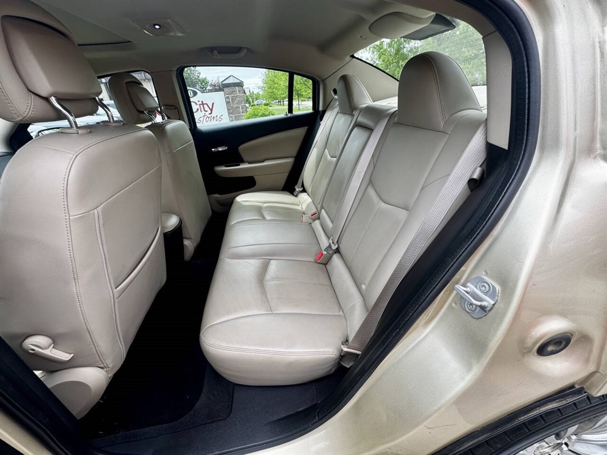 2011 Chrysler 200 Limited photo 22
